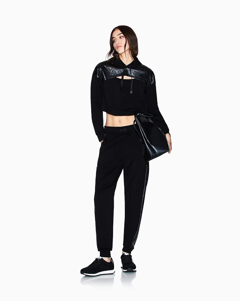 Cropped sweatshirt with cut out