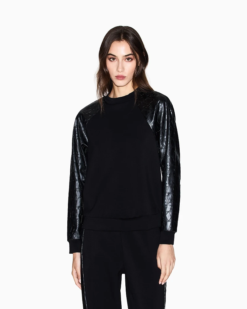 Sweatshirt with contrasting sleeves