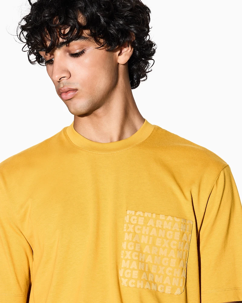 Regular fit T-shirt with logo pocket