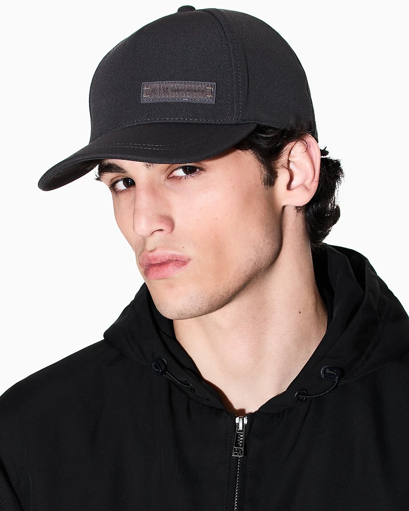 Caps