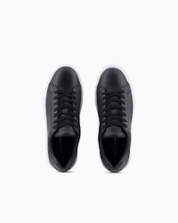 Sneakers with laces and logo