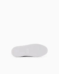 Sneakers with matching embroidered logo and metal detail