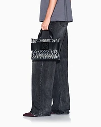 Medium tote bag with contrasting detail