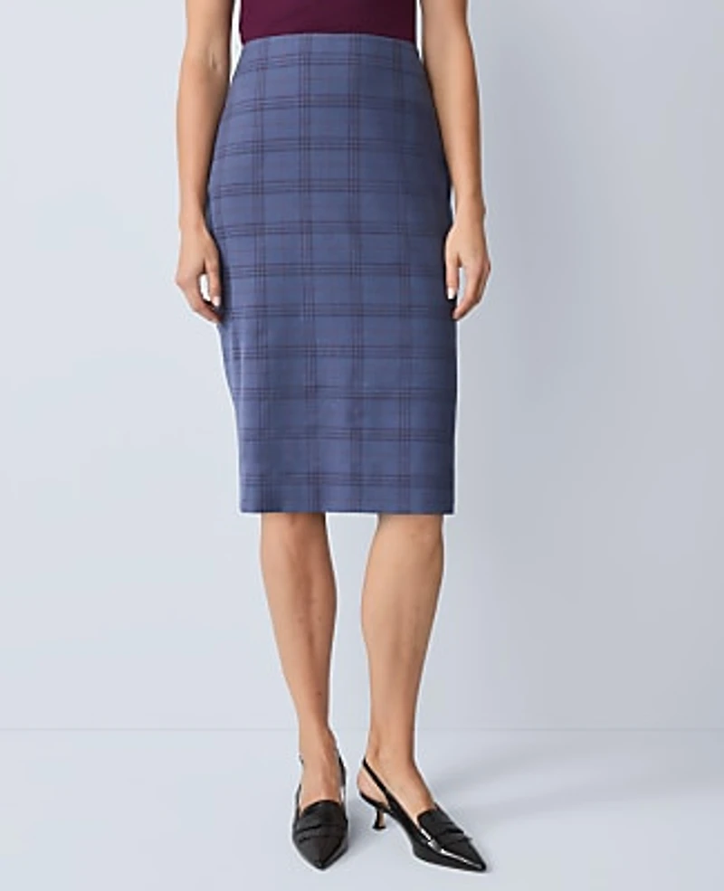 Ann Taylor The Petite Pencil Skirt in Plaid Size 2 Blue Plaid Multi Women's