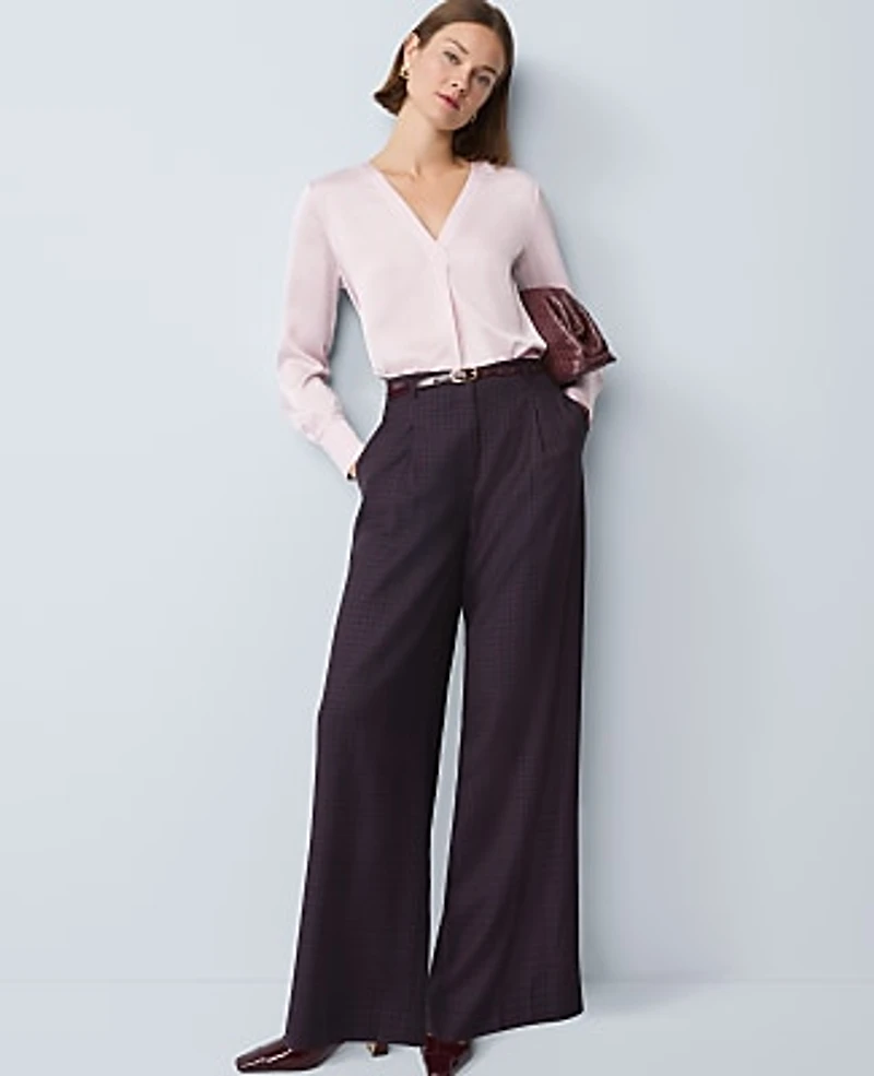 Ann Taylor Mixed Media Pleat Front Top Size Large Faint Lilac Women's