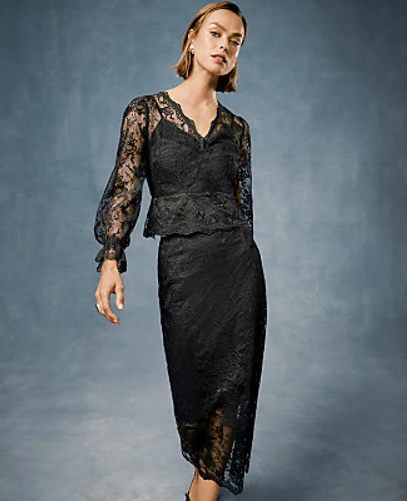 Ann Taylor Scalloped Lace Top Size 2 Black Women's