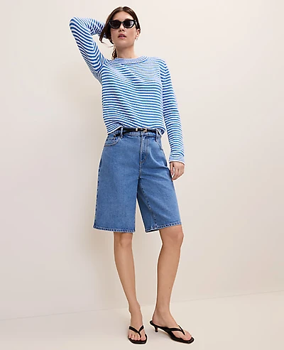 Ann Taylor The Petite Bermuda Short Classic Mid Wash Women's