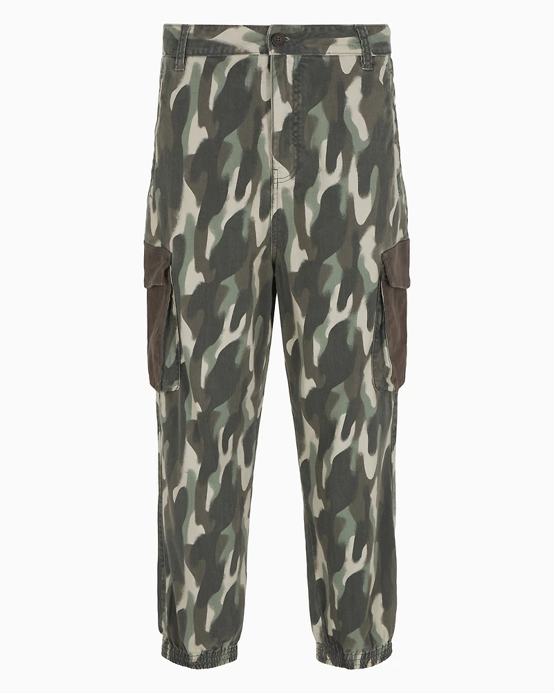 Camouflage cargo pants with velvet pockets