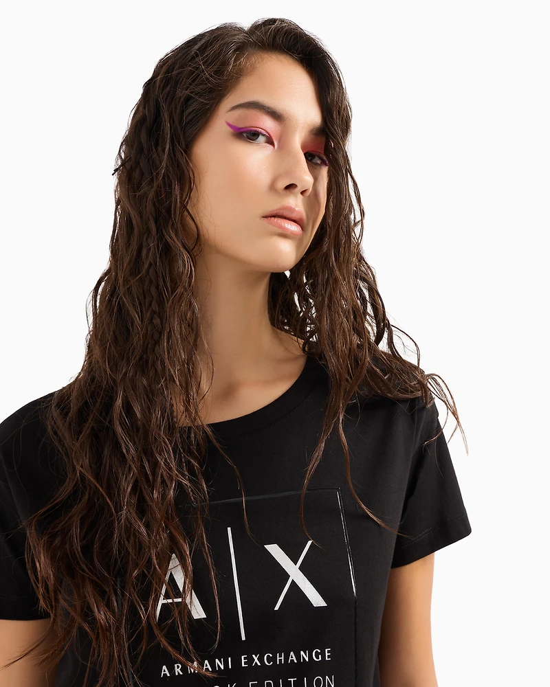 Relaxed fit T-shirt with maxi metal logo