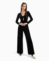 V-neck midi dress with contrasting logo