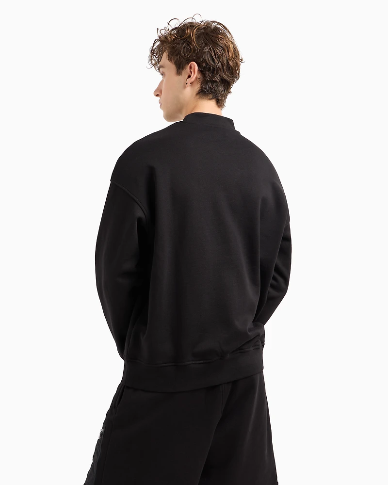 Crewneck sweatshirt with zip-up pocket