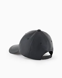 Hat with matt effect visor