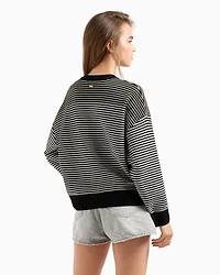 Knitted sweater with edge