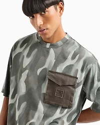 Relaxed fit camouflage T-shirt with logo pocket