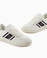 Sneakers with contrasting bands