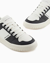 Sneakers with contrasting side band