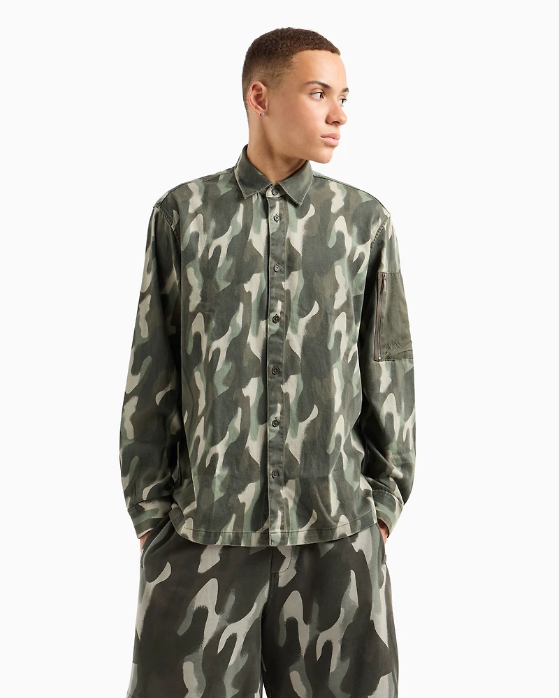Boxy fit shirt camouflage fabric