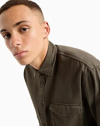 Loose-fit cotton twill shirt with pockets
