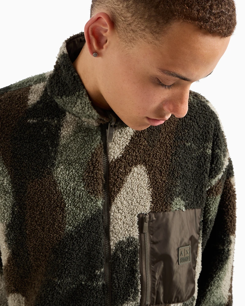 Reversible camouflage zones across the entire surface