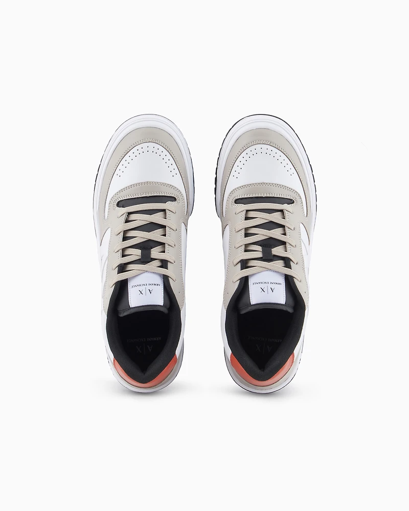 Sneakers with logo