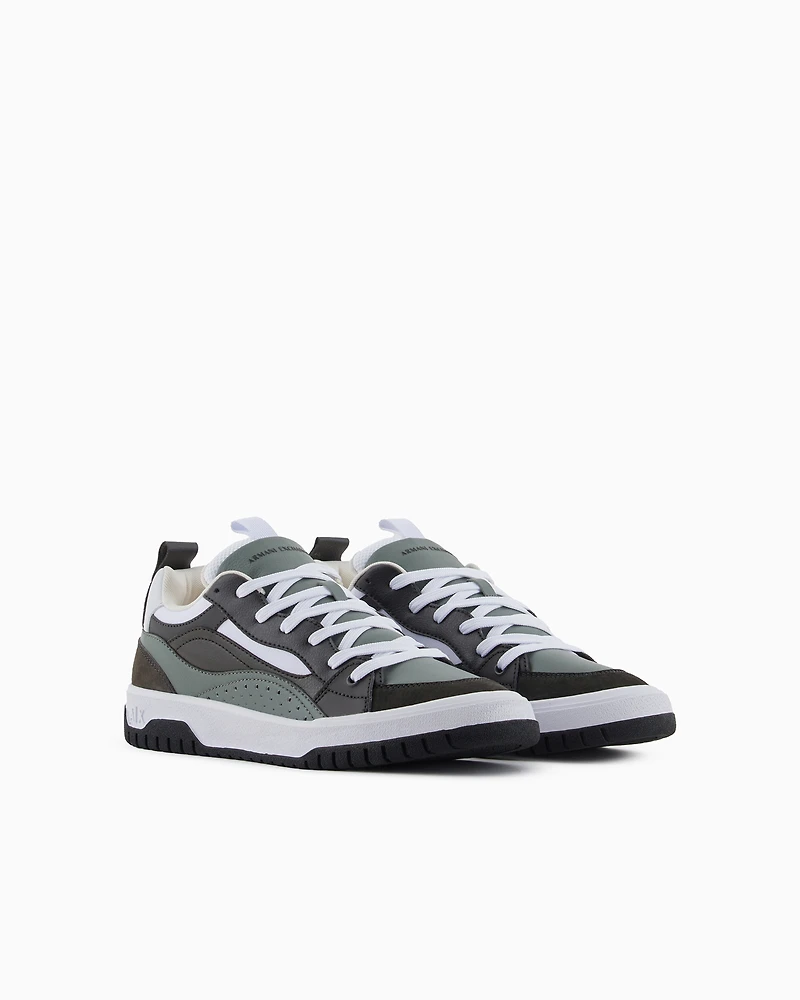 Sneakers with contrasting suede inserts