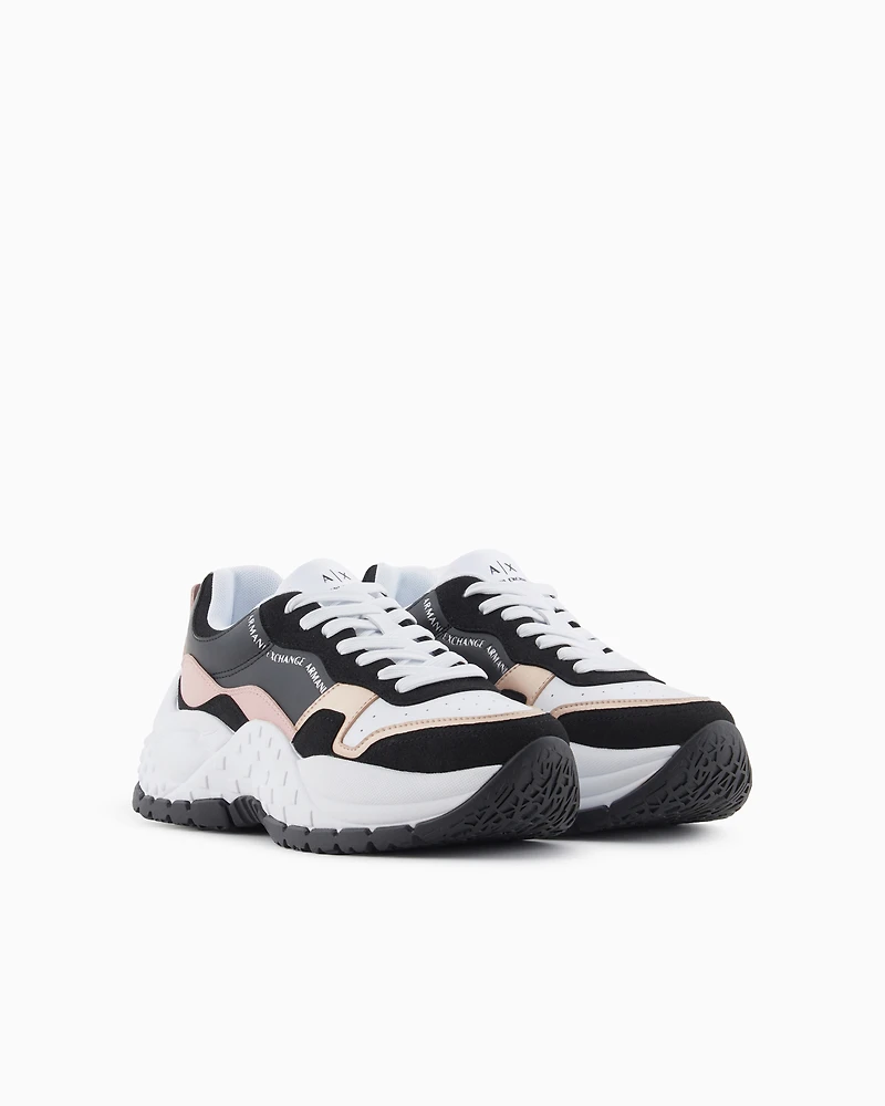 Chunky sneakers with contrasting sole