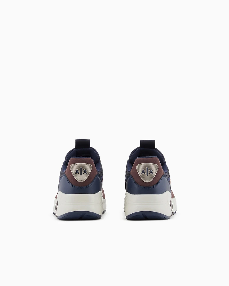 Sneakers with logo