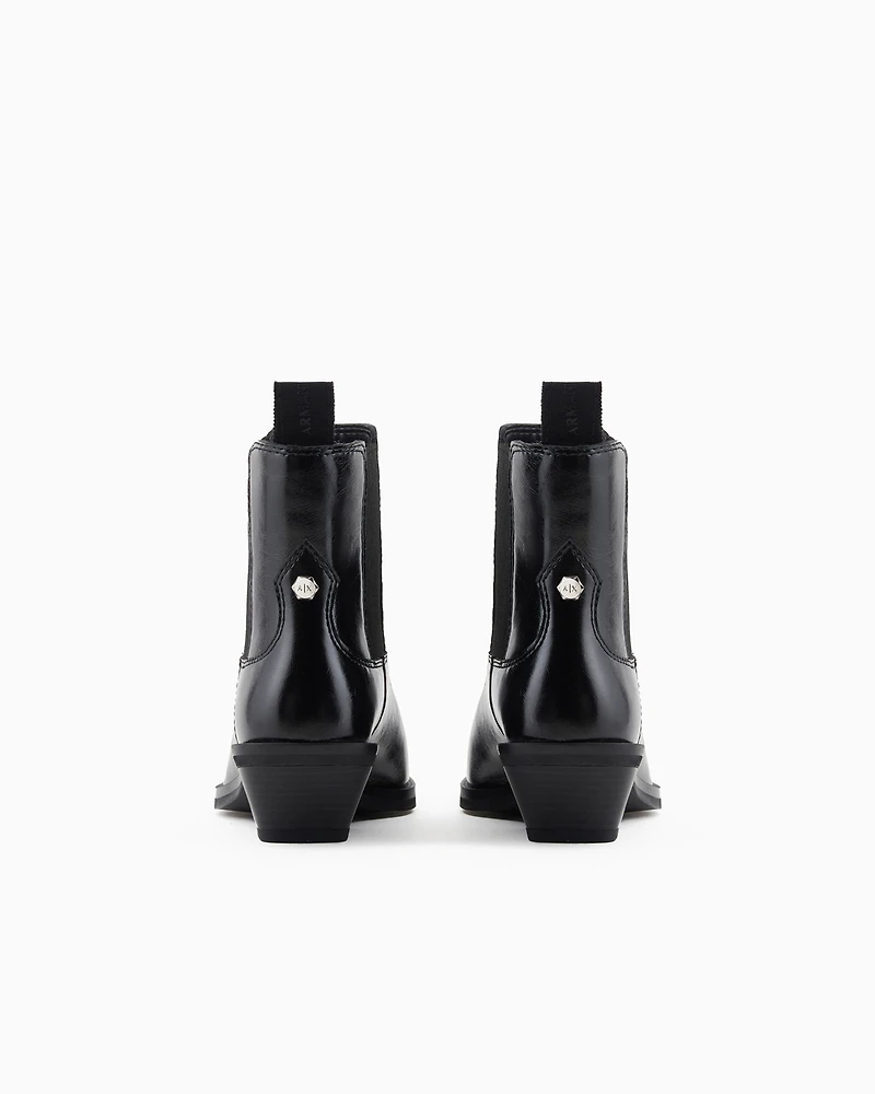 Camperos boots with elastic inserts