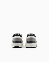 Sneakers with contrasting details and side logo