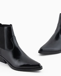 Camperos boots with elastic inserts