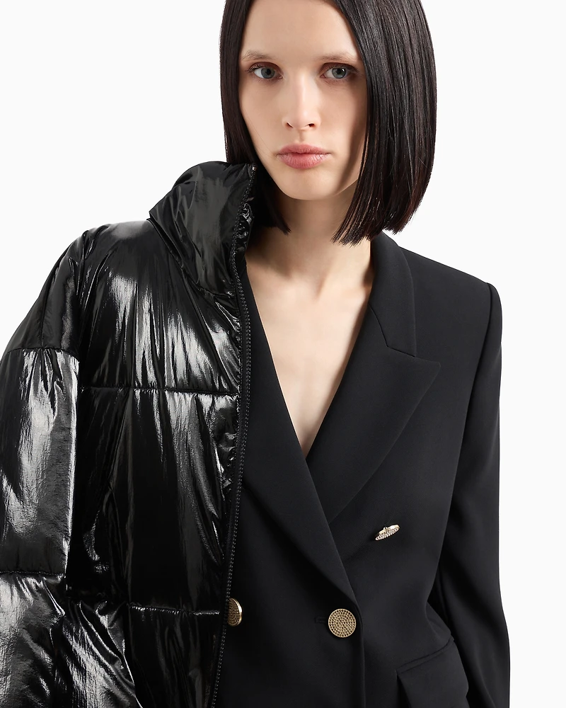 Single-breasted jacket with two buttons