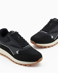 Chunky sneakers with contrasting inserts