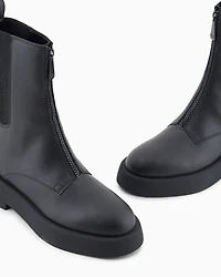 Combat boots with elastic and zip