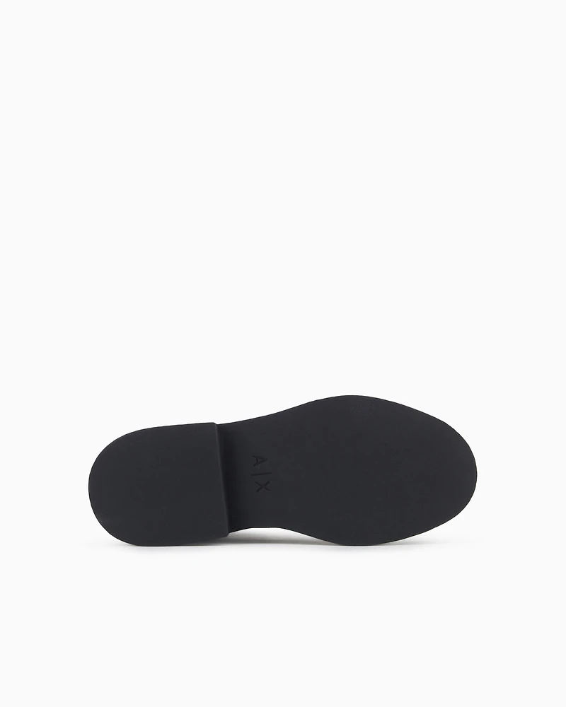 Combat boots with elastic and zip