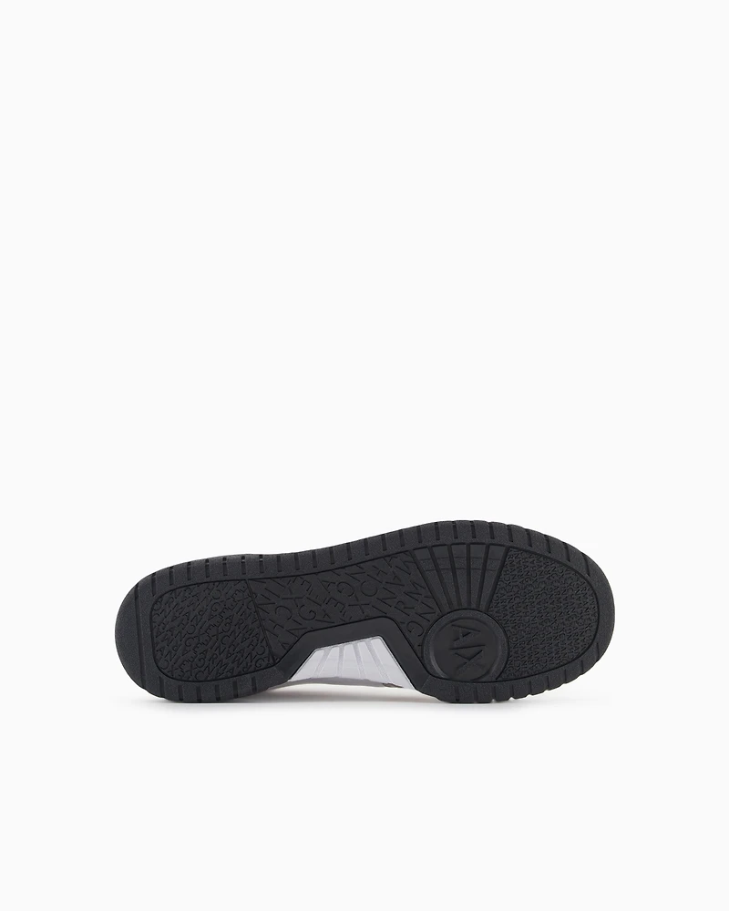 Sneakers with logo