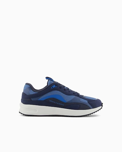 Chunky sneakers with contrasting color inserts