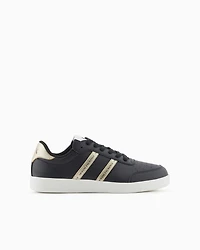 Sneakers with contrasting side bands