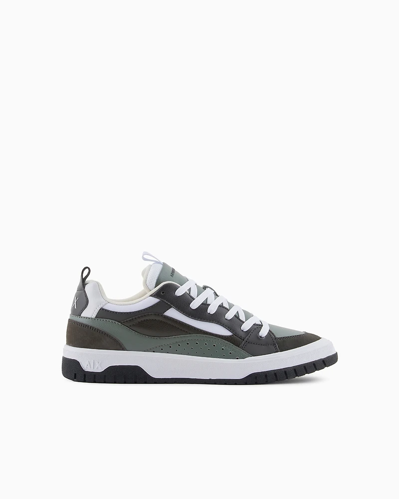 Sneakers with contrasting suede inserts