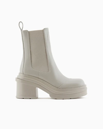 Rubber heel boots