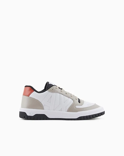 Sneakers with logo