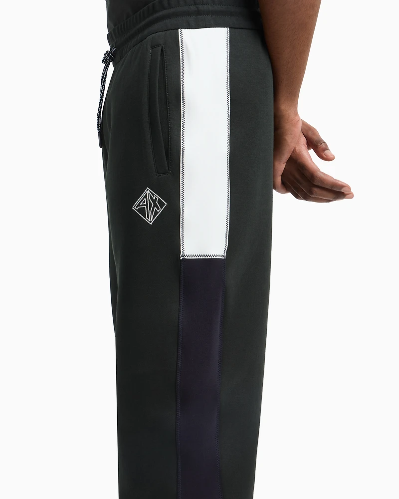 Jogger pants sweatshirt with contrasting inserts
