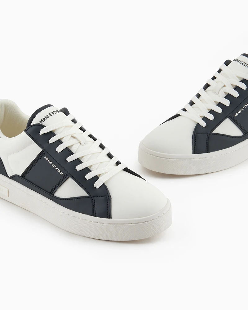 Sneakers with contrasting side band
