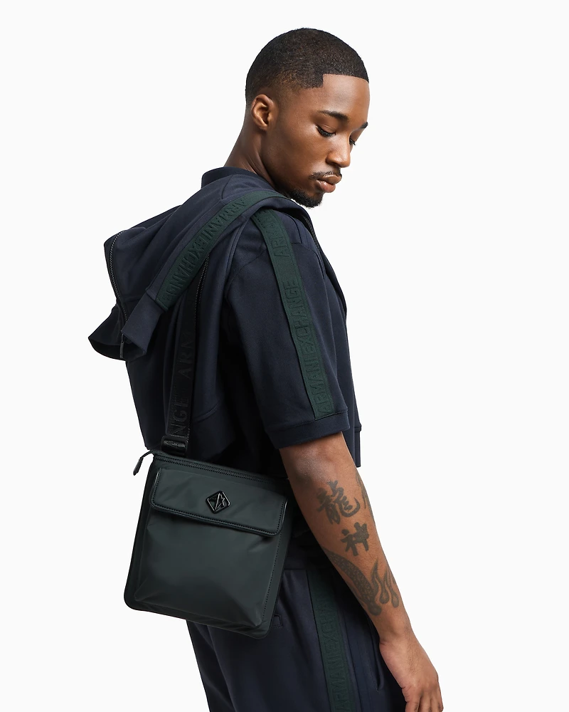 Shoulder bag with logo on the front