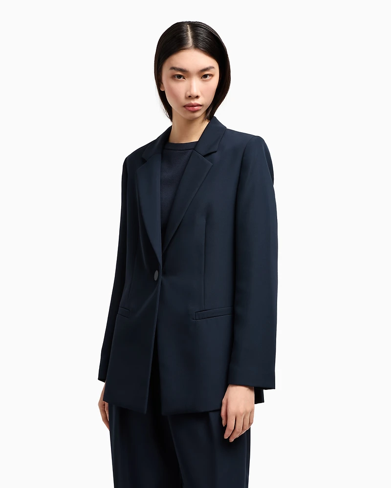 Single breasted jacket with one button