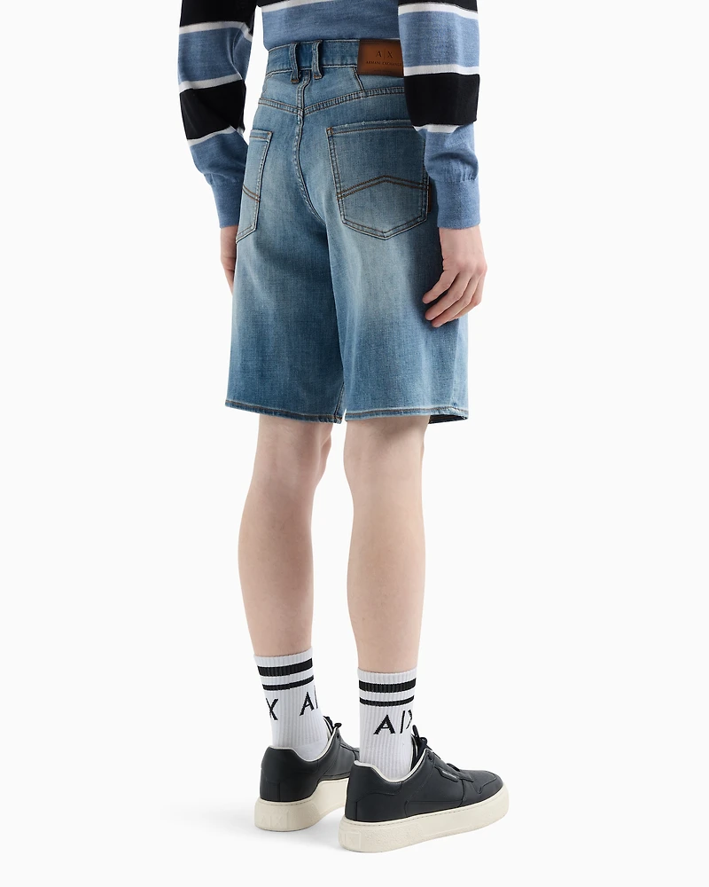 Cotton denim shorts with contrast stitching