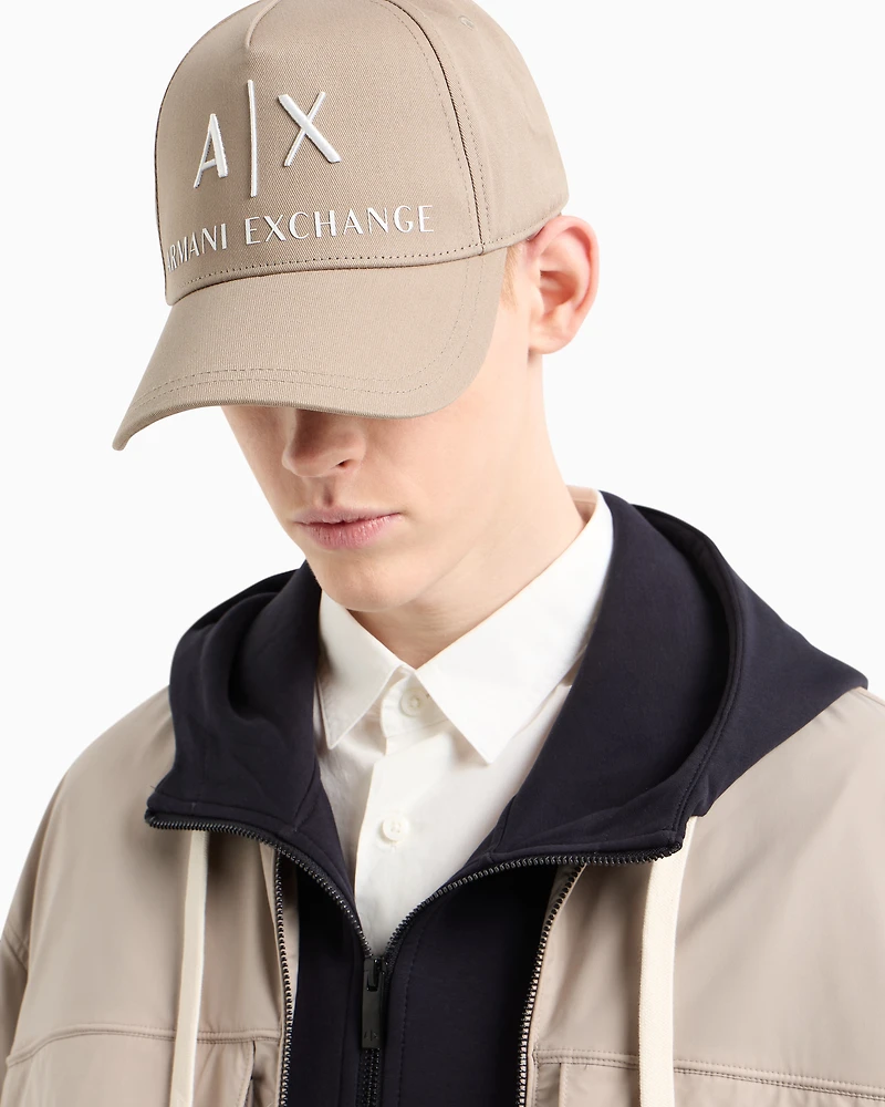 Visor cap with logo