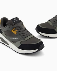 Sneakers with contrasting inserts