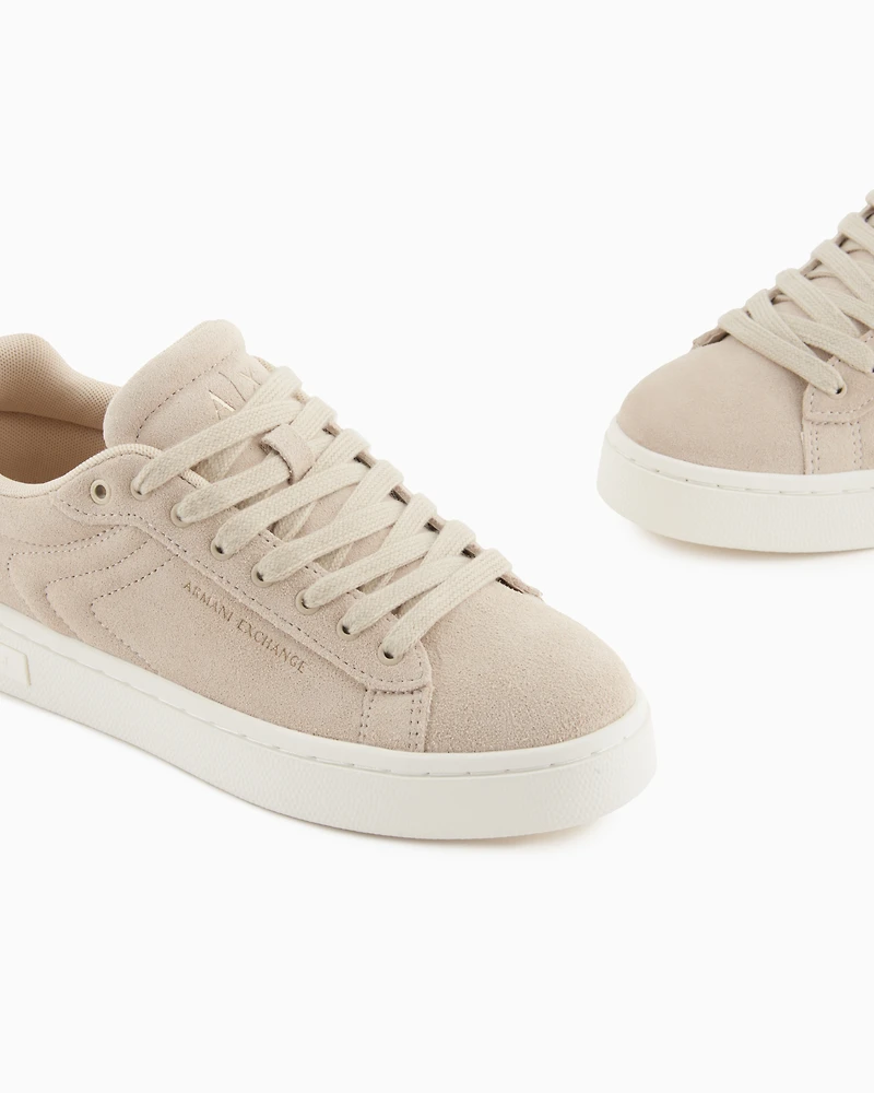 Leather sneakers with embossed details