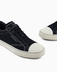 Leather sneakers with stitching