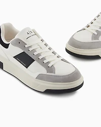 Sneakers with contrasting inserts